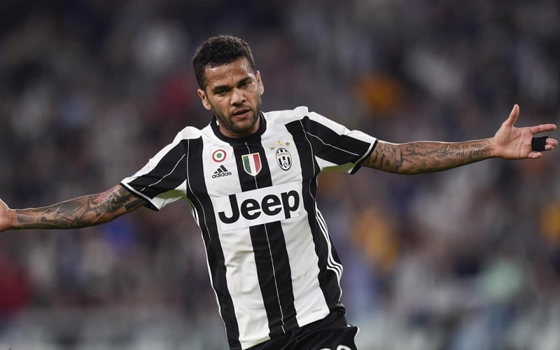 Dani Alves ở Juventus