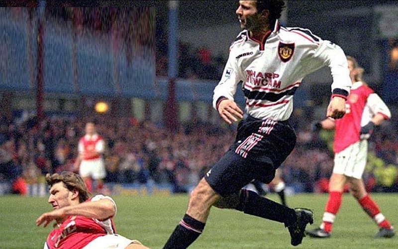 Giggs trở thành “nhạc trưởng” ở trung tuyến