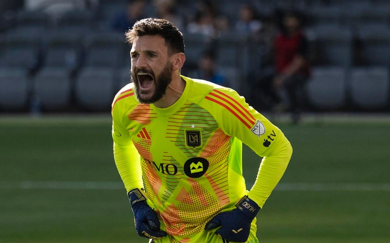 Hiện tại đang cống hiến hết mình cho CLB Los Angeles FC tại giải MLS của Mỹ