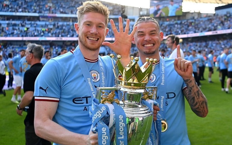 Man City trở lại top 2