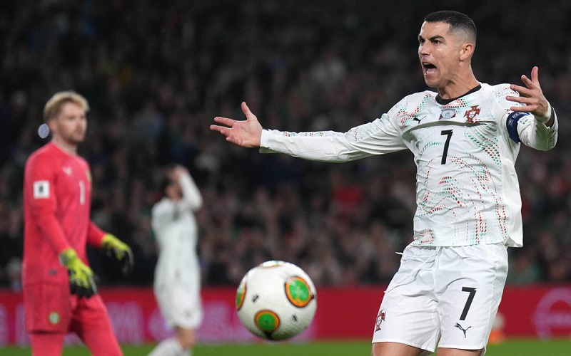 Ronaldo được FIFA “tha bổng”
