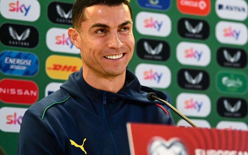 Ronaldo mơ về bàn thắng thứ 1.000