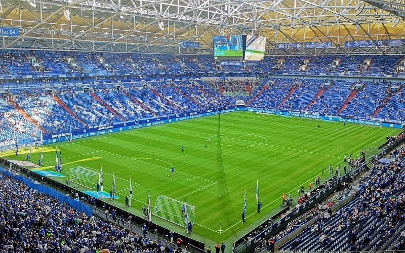 Sân vận động: Veltins-Arena