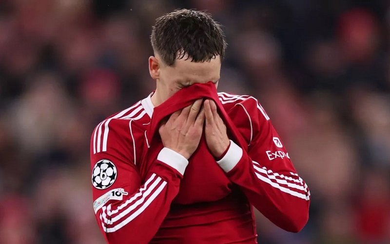 Wirtz bị Gary Neville gọi là “vấn đề của Liverpool”