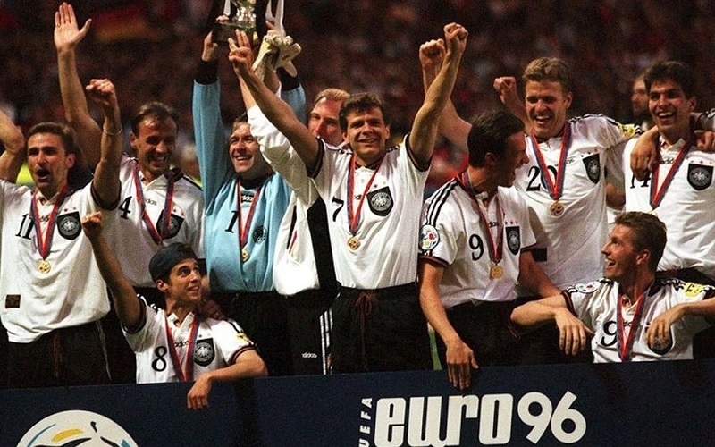 đoạt Chiếc giày vàng với 5 bàn tại Euro 1996