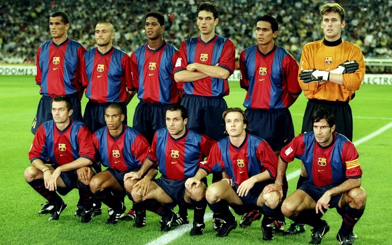 gia nhập CLB Barcelona năm 1998