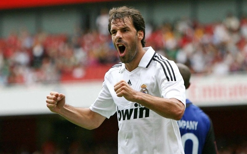 nằm trong danh sách những chân sút xuất sắc nhất lịch sử Champions League